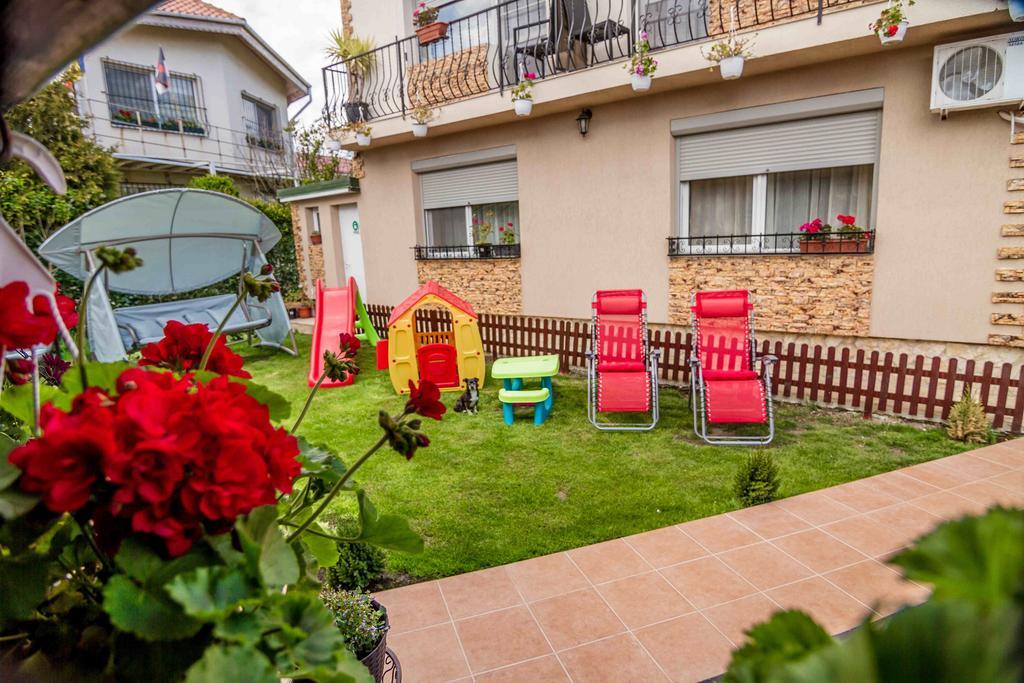 Floare De Iris Hotell Vama Veche Exteriör bild