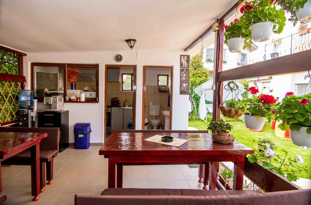 Floare De Iris Hotell Vama Veche Exteriör bild