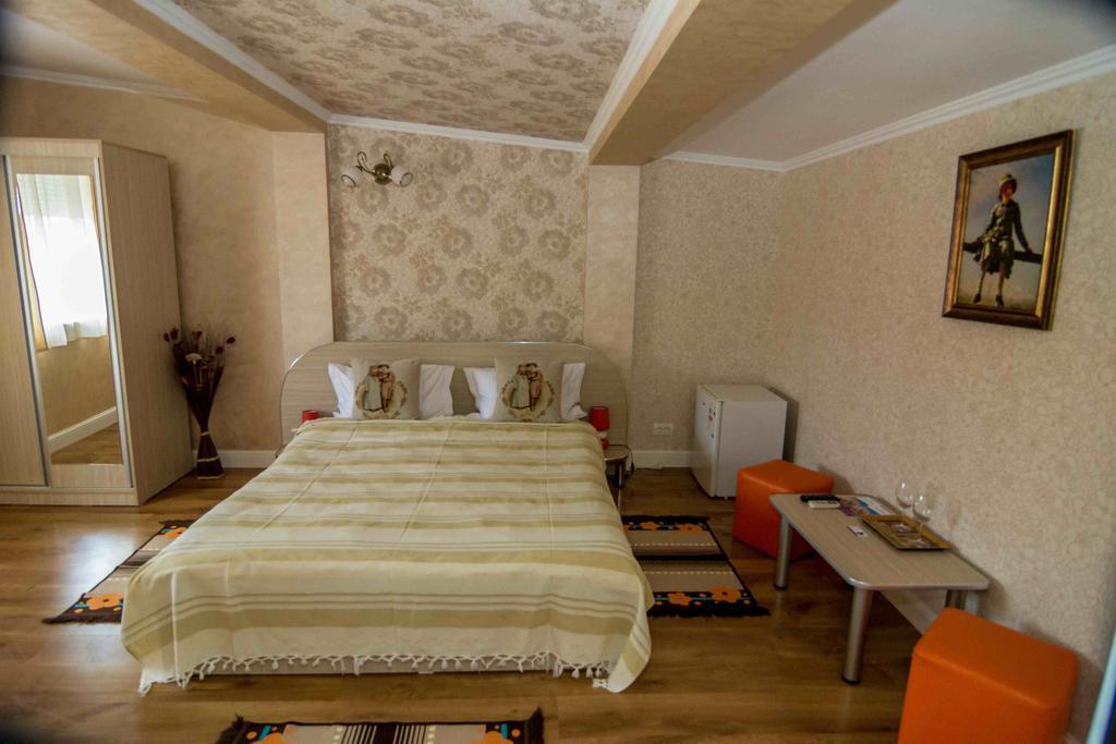 Floare De Iris Hotell Vama Veche Exteriör bild