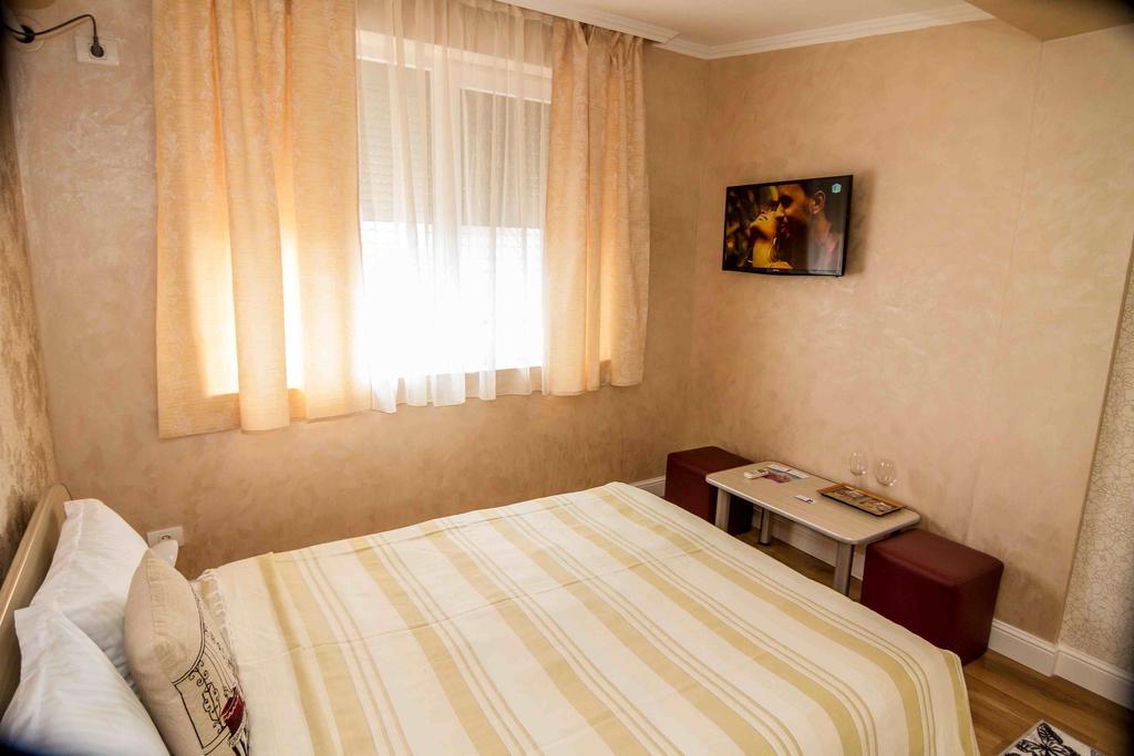 Floare De Iris Hotell Vama Veche Exteriör bild