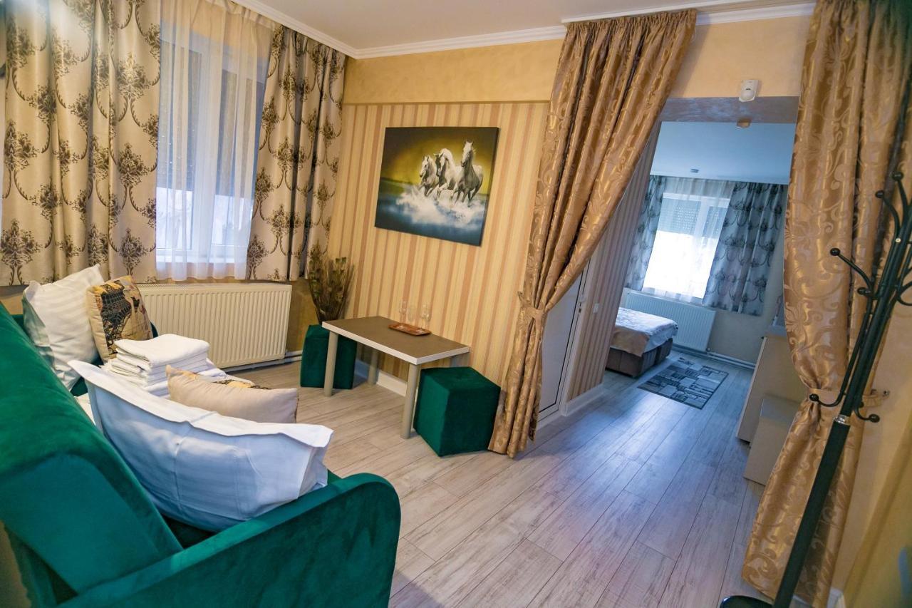 Floare De Iris Hotell Vama Veche Exteriör bild