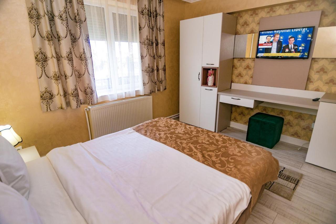 Floare De Iris Hotell Vama Veche Exteriör bild