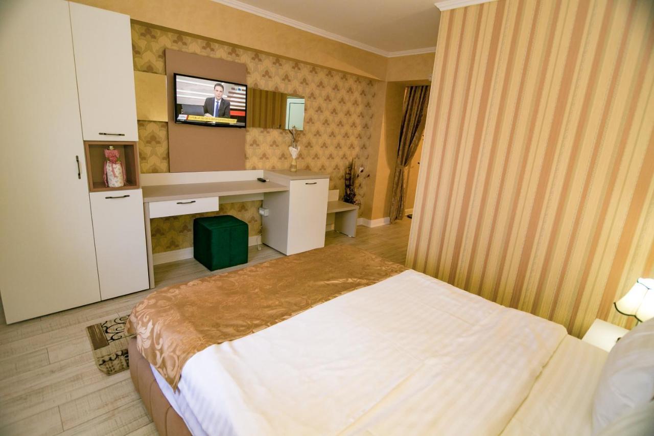 Floare De Iris Hotell Vama Veche Exteriör bild