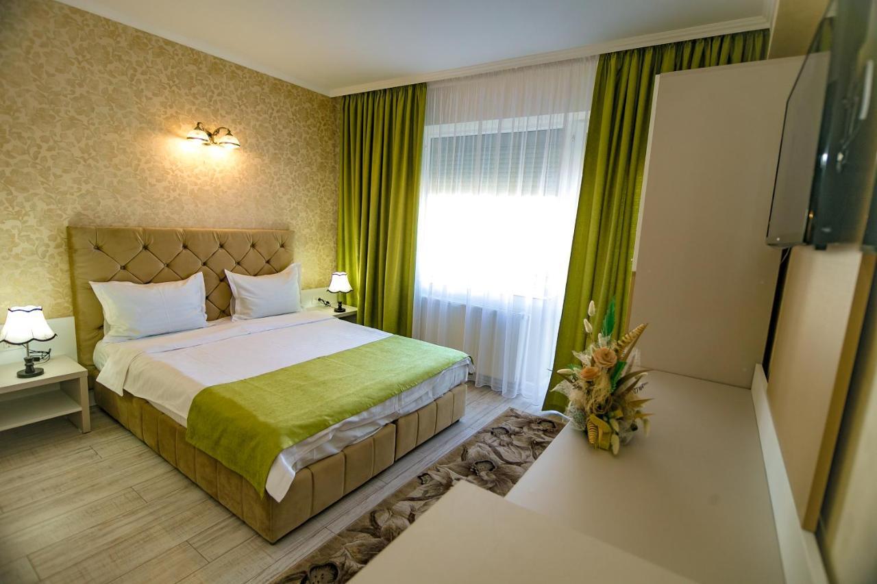 Floare De Iris Hotell Vama Veche Exteriör bild