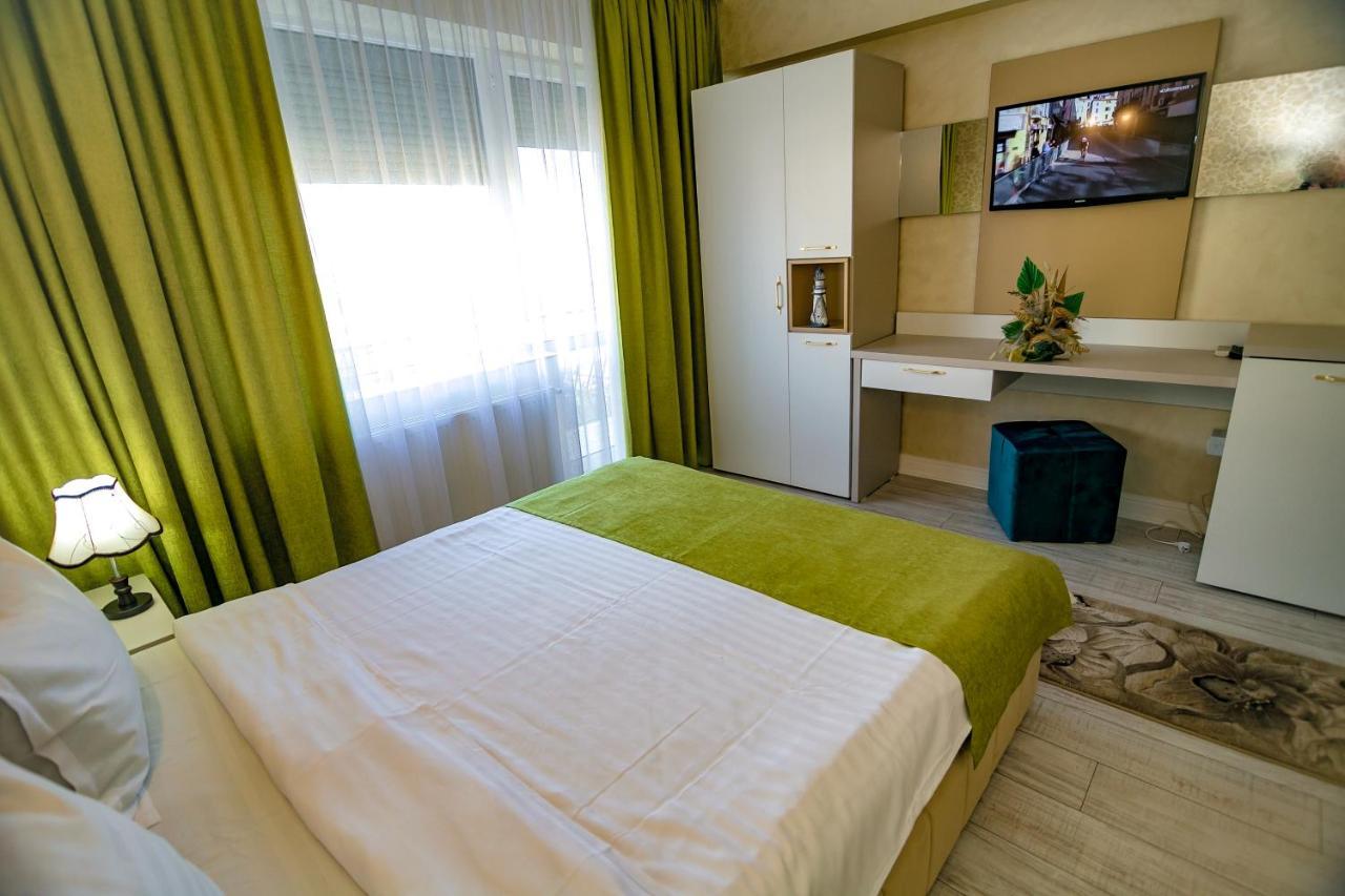 Floare De Iris Hotell Vama Veche Exteriör bild