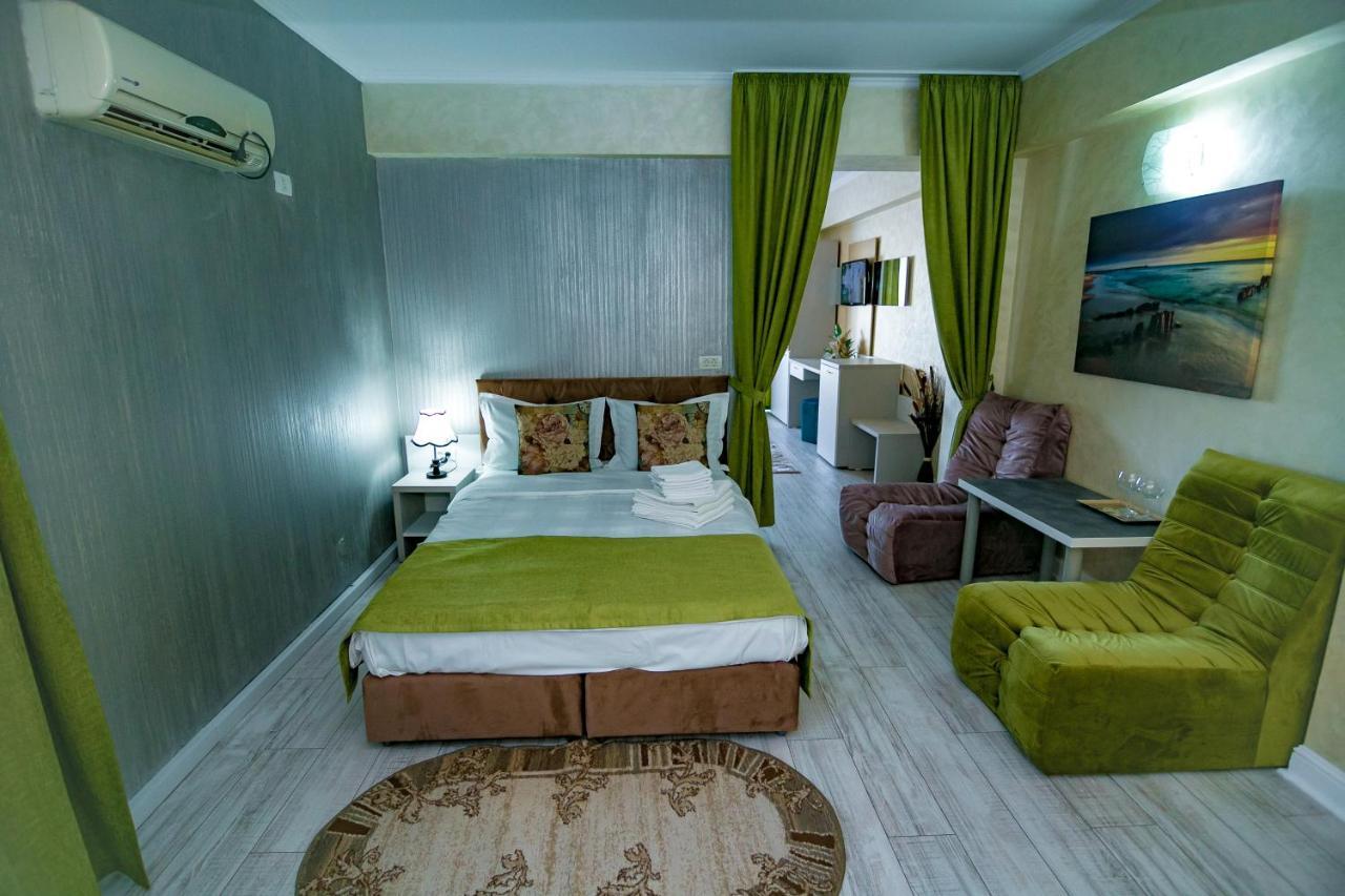 Floare De Iris Hotell Vama Veche Exteriör bild