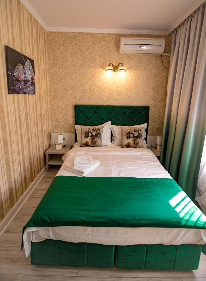 Floare De Iris Hotell Vama Veche Exteriör bild
