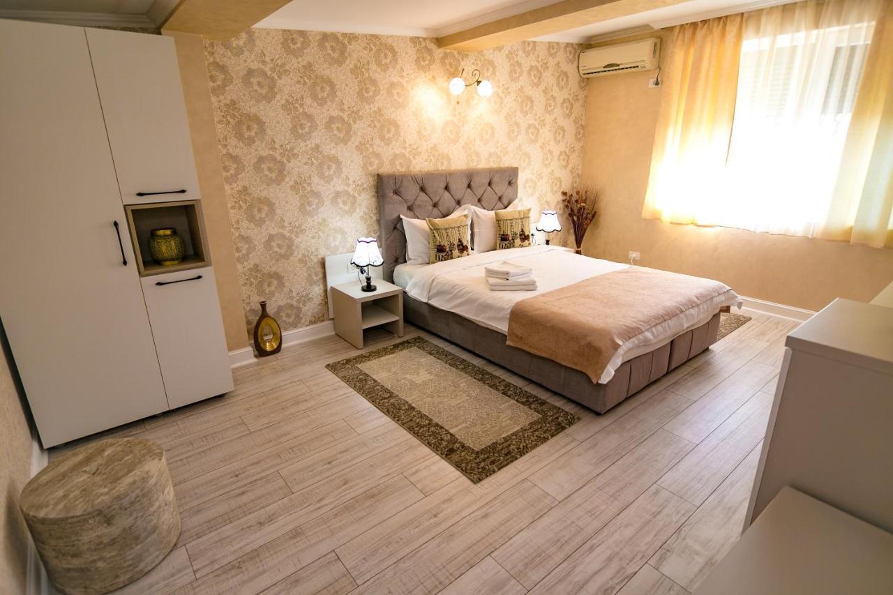 Floare De Iris Hotell Vama Veche Exteriör bild