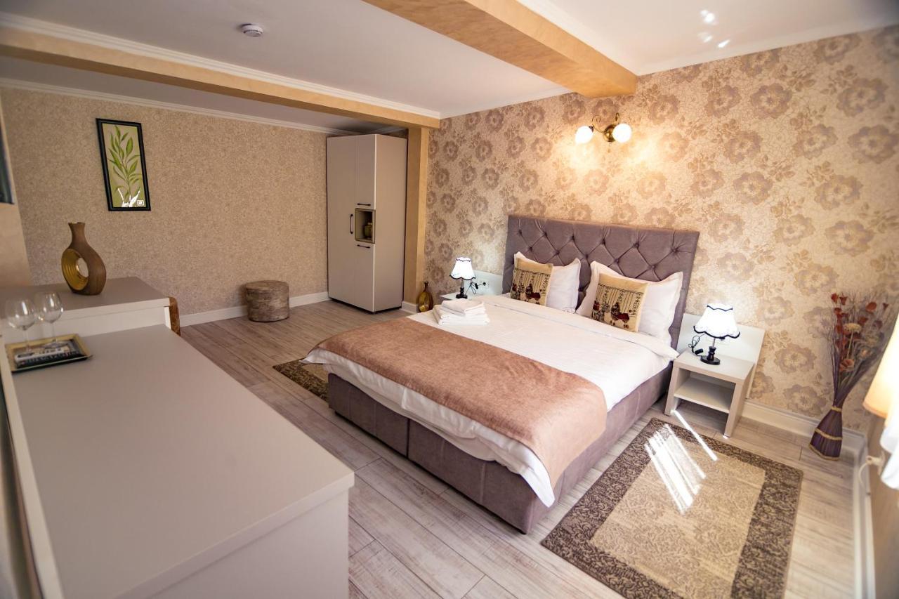 Floare De Iris Hotell Vama Veche Exteriör bild