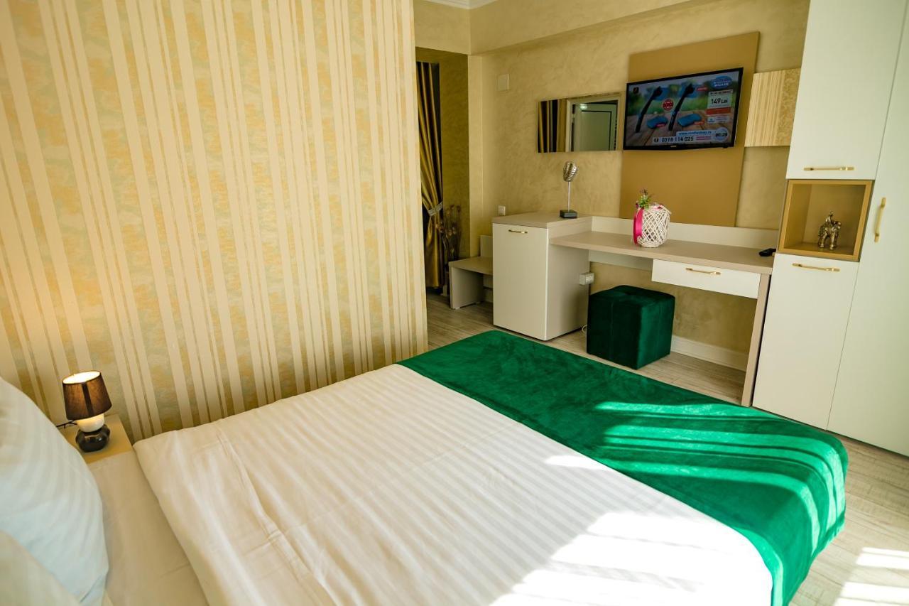 Floare De Iris Hotell Vama Veche Exteriör bild