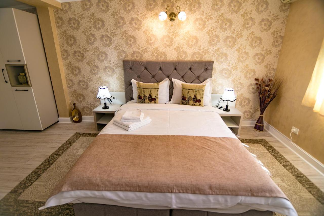 Floare De Iris Hotell Vama Veche Exteriör bild