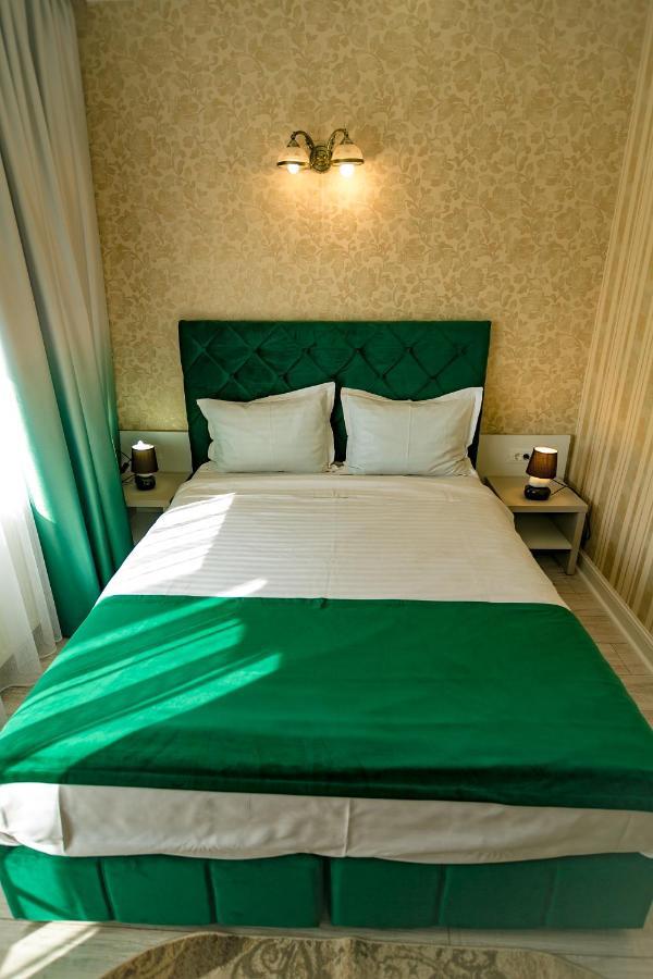 Floare De Iris Hotell Vama Veche Exteriör bild